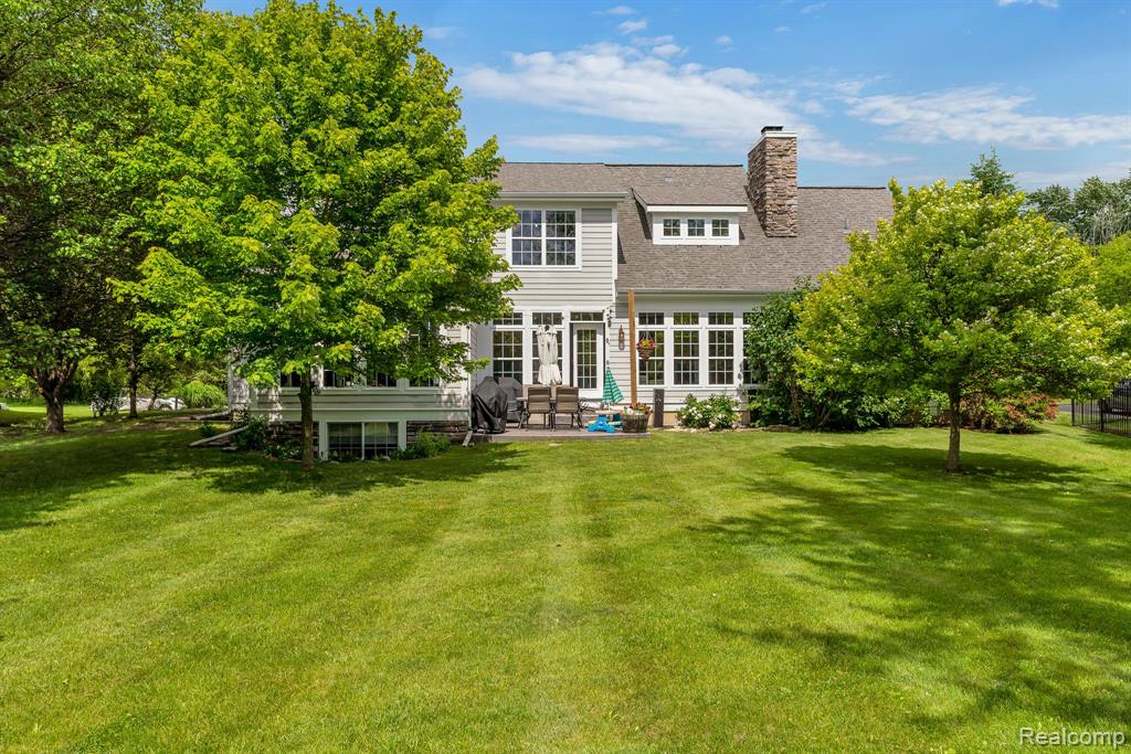 5827 WESTWOOD Drive, Grand Blanc, MI 48439 — Photo 5