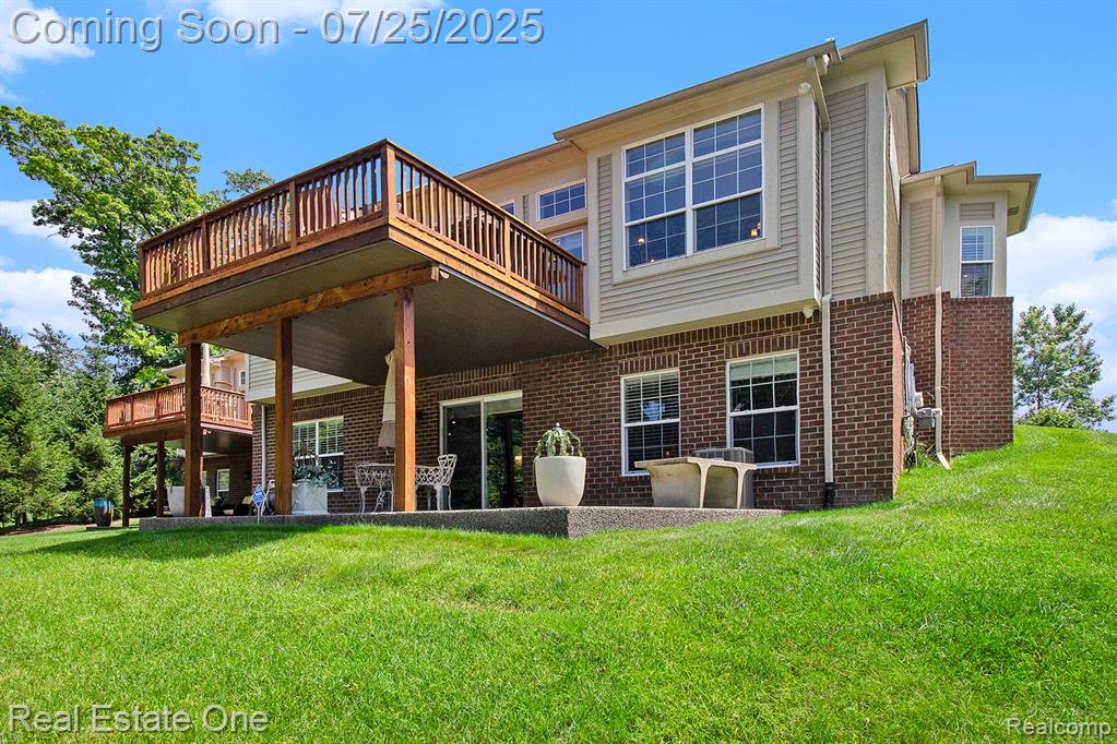 636 Mountain Circle, Rochester Hills, MI 48306 — Photo 17
