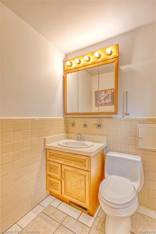 551 Fiske Drive, Detroit, MI 48214 — Photo 15