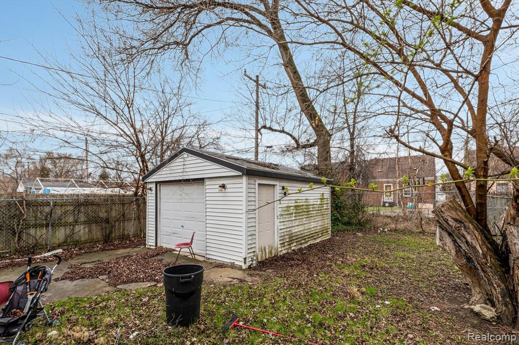 8919 SUSSEX Street, Detroit, MI 48228 — Photo 17