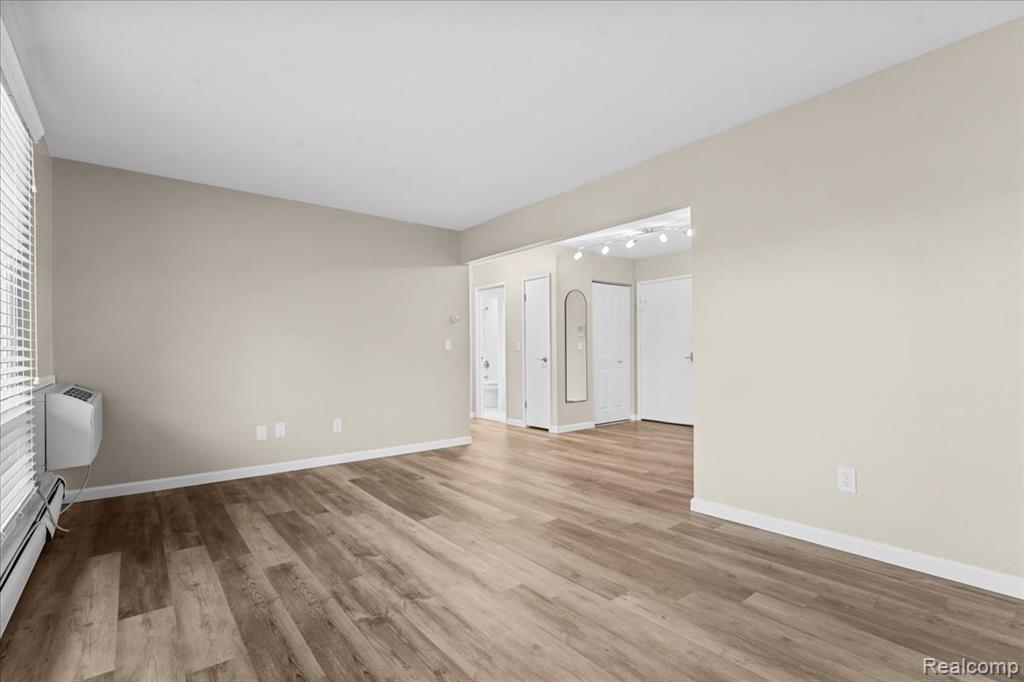 1545 CHERBONEAU, Detroit, MI 48207 — Photo 14