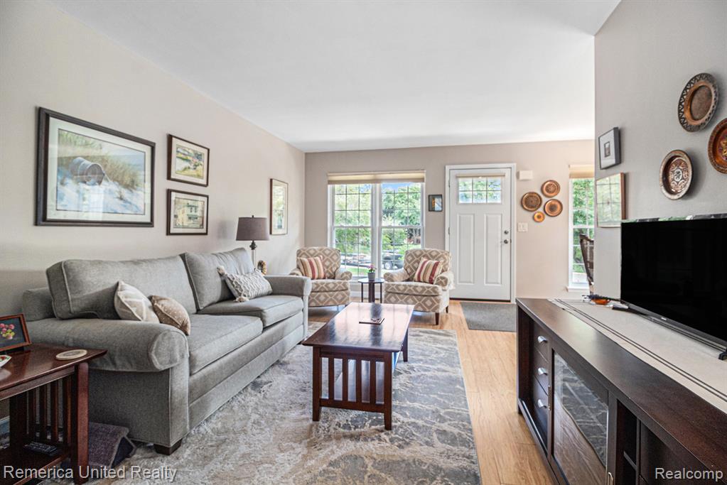 2802 Bombridge Court, Ann Arbor, MI 48104 — Photo 4