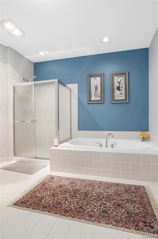 16822 Lochmoor Circle W, Northville, MI 48168 — Photo 30