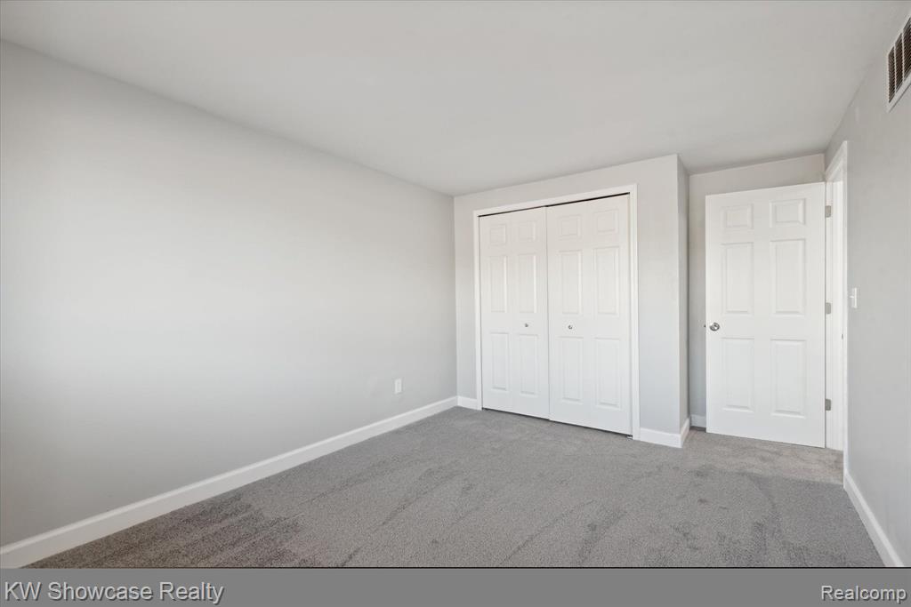 44048 Harsdale Drive, Canton, MI 48187 — Photo 27