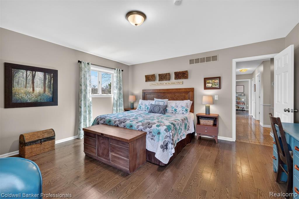 4380 Warwick Circle Drive, Grand Blanc, MI 48439 — Photo 14