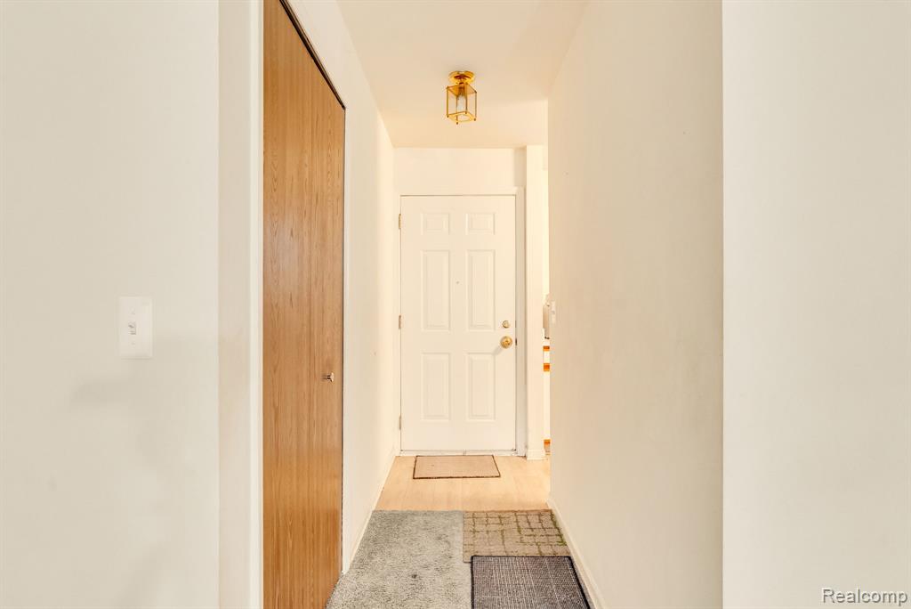 42764 Lilley Pointe Drive, Canton, MI 48187 — Photo 7