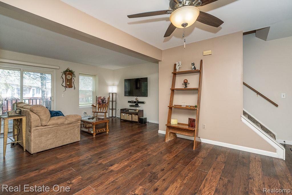 6472 LOCHAVEN Lane, Waterford, MI 48327 — Photo 3
