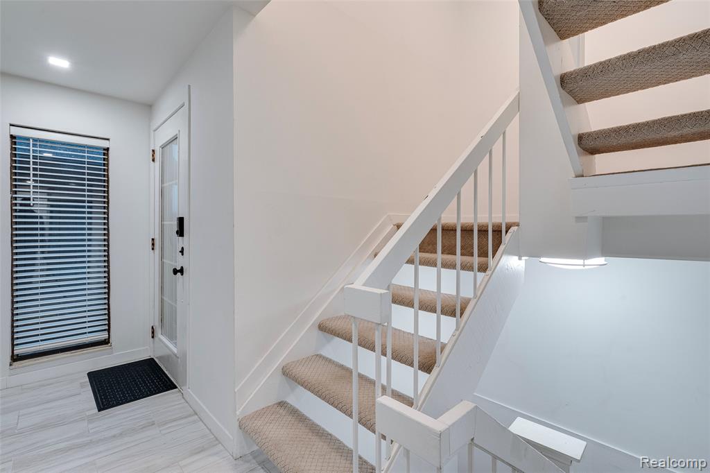 6265 Potomac Circle, West Bloomfield, MI — Photo 10