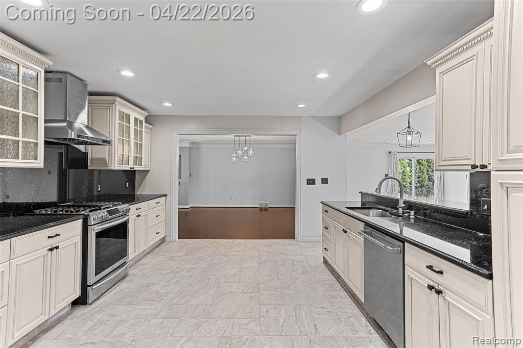 409 Crescent Drive, Dearborn, MI 48124 — Photo 26