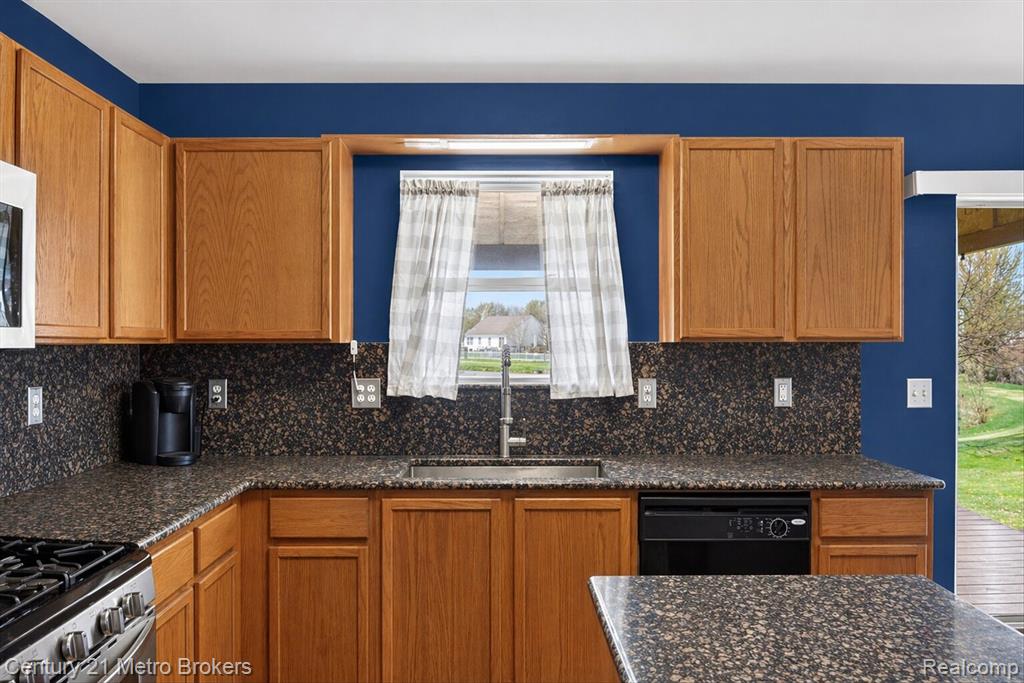 3324 Pine Run Drive, Swartz Creek, MI 48473 — Photo 15