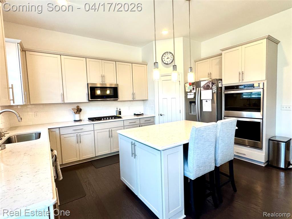 295 Eden Prairie Drive, Oakland, MI — Photo 10