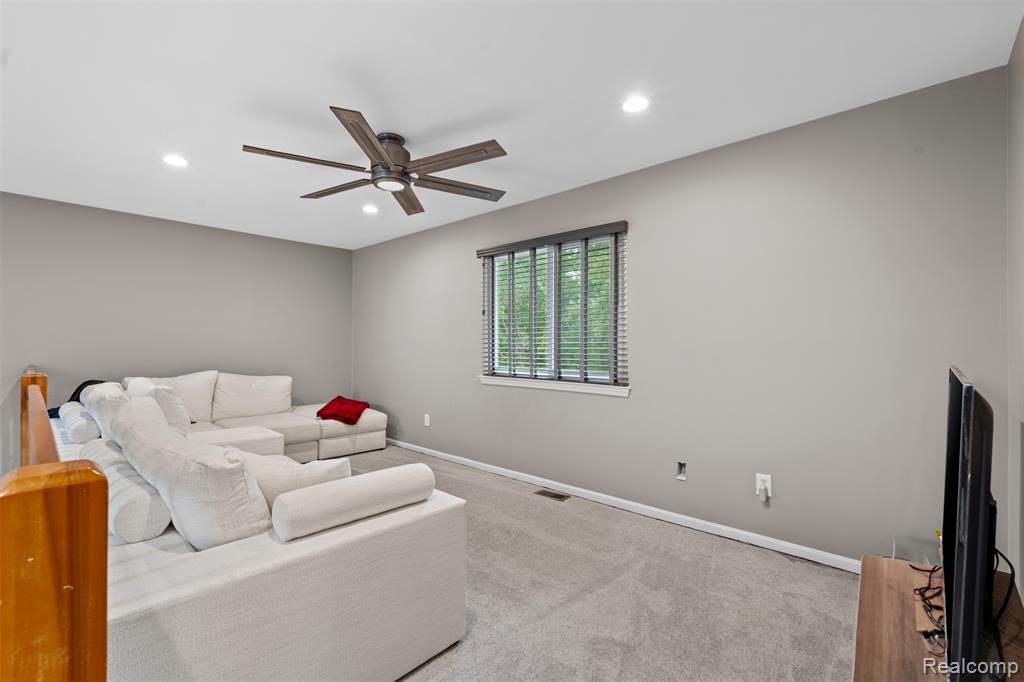 7077 Amanda, Belleville, MI 48111 — Photo 18