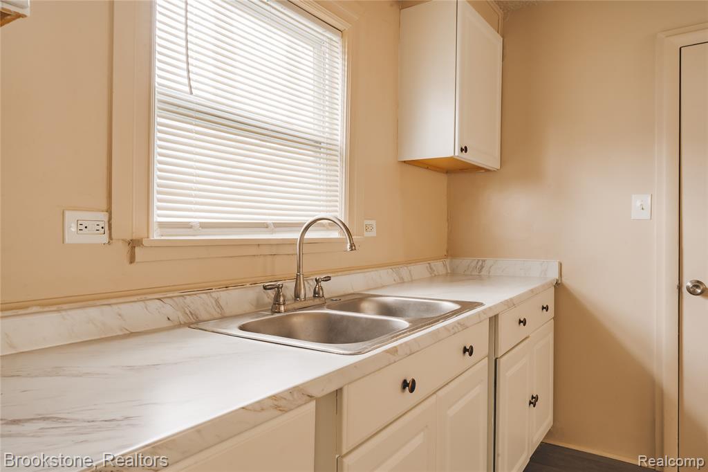 103 W Cornell Avenue, Pontiac, MI 48340 — Photo 12