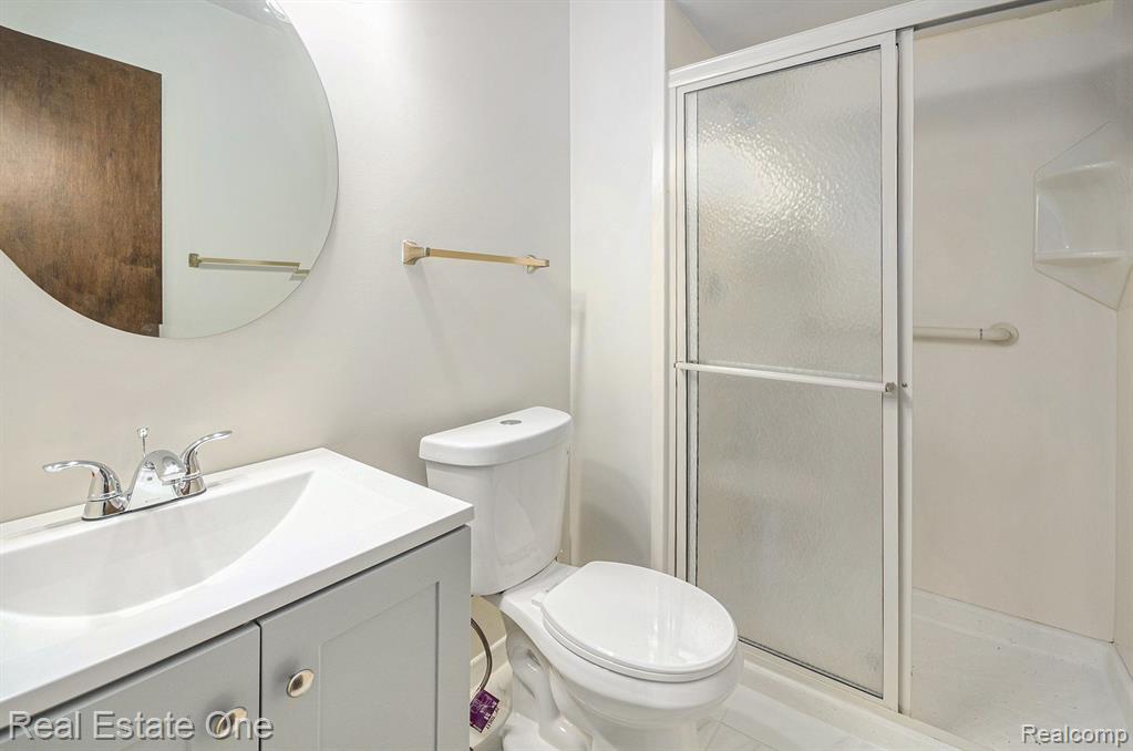 3092 LINDENWOOD Drive, Dearborn, MI 48120 — Photo 10