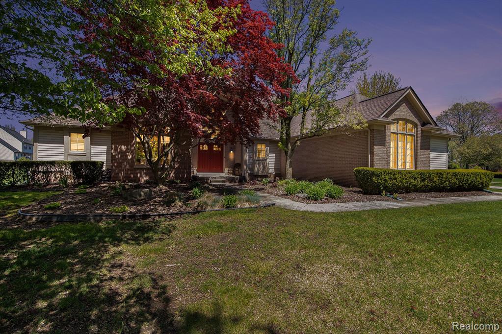 5200 BRIDGE Trail W, Commerce Twp, MI 48382 — Photo 39