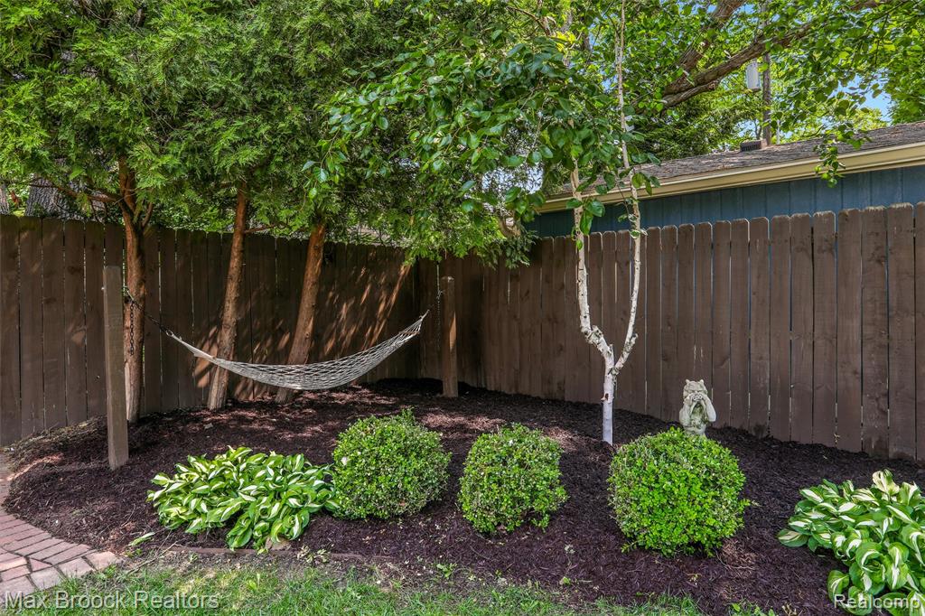 11 Sylvan Avenue, Pleasant Ridge, MI — Photo 36
