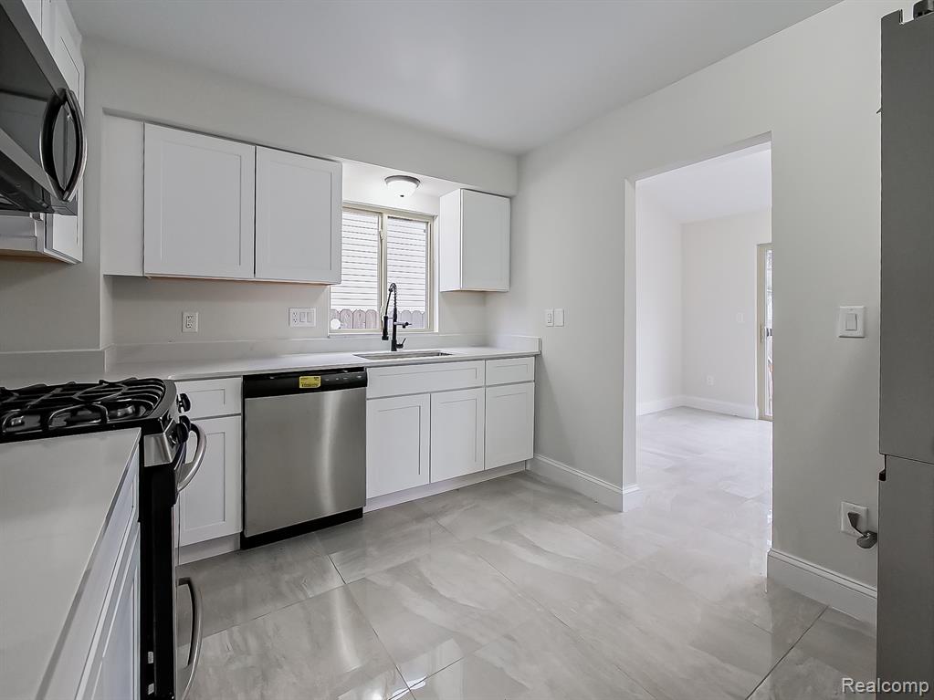 1730 E Woodruff Avenue, Hazel Park, MI 48030 — Photo 17