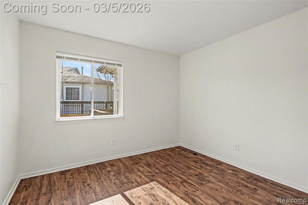 9343 Parkview Circle, Grand Blanc, MI 48439 — Photo 14
