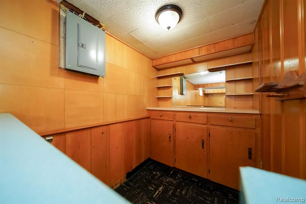 927 CLEOPHUS Parkway, Lincoln Park, MI 48146 — Photo 50