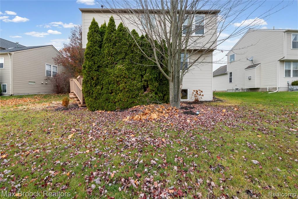 9894 High Meadow Drive, Ypsilanti, MI 48198 — Photo 42