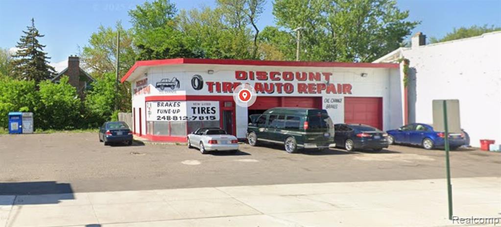 16505 E Warren Avenue, Detroit, MI 48224