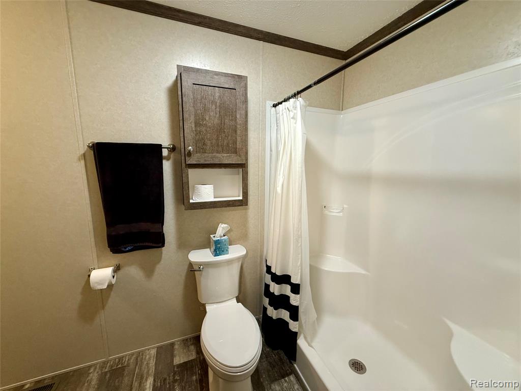 186 Oak Ave, Highland, MI — Photo 14