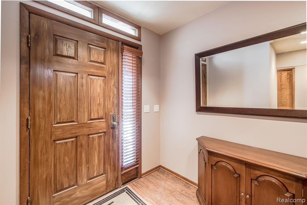 4830 SHERWELL Drive, Waterford, MI 48327 — Photo 5