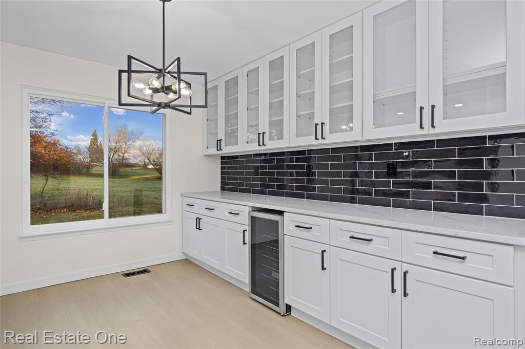 5426 N Piccadilly, West Bloomfield, MI — Photo 16