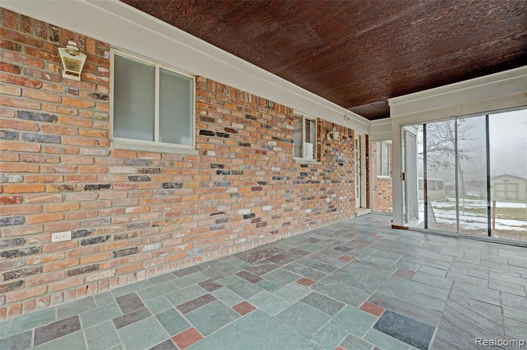5936 Warbler Drive, Clarkston, MI — Photo 14