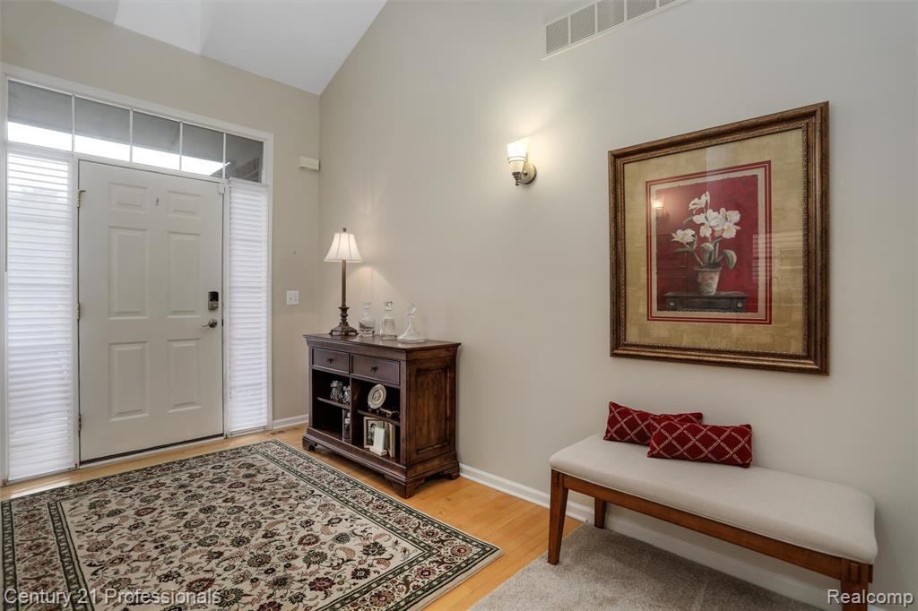 5540 River Park Drive, Waterford, MI 48327 — Photo 13