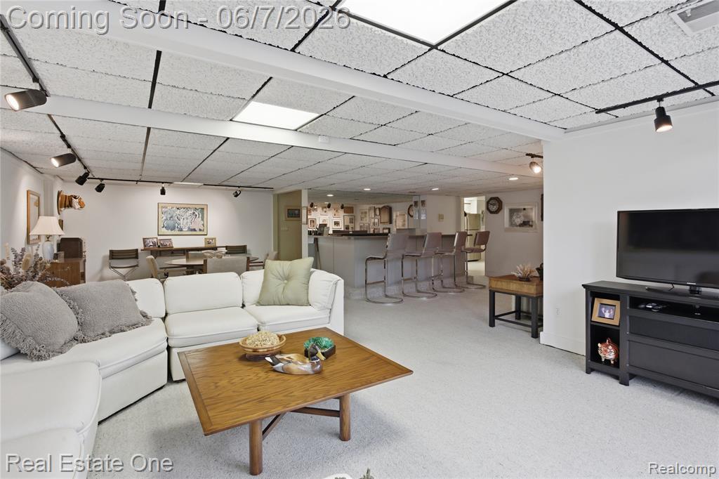5321 Forest Way, Bloomfield Hills, MI 48302 — Photo 34