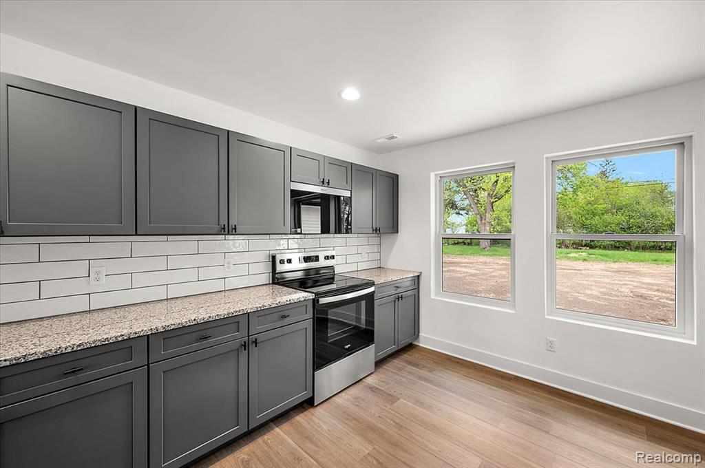 6165 Woodsdale Drive, Grand Blanc, MI 48439 — Photo 14