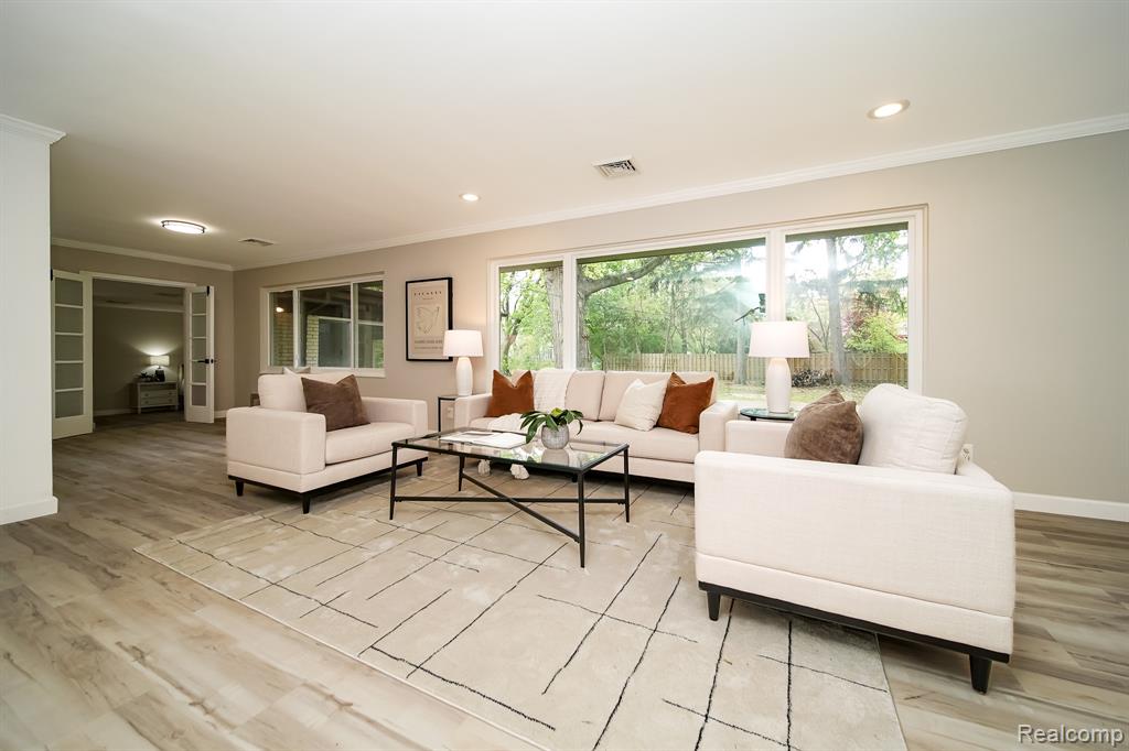 19041 Bungalow Drive, Lathrup Village, MI 48076 — Photo 14