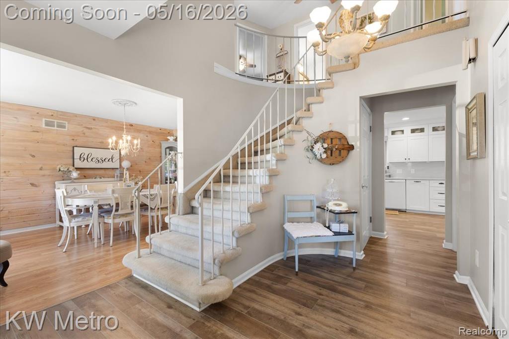 5757 Folkstone Drive, Troy, MI 48085 — Photo 4