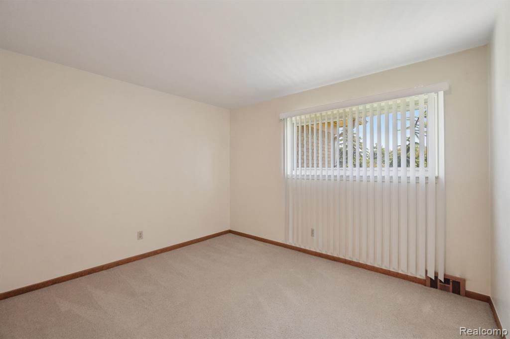 54829 Starlite Drive, Shelby Twp, MI 48316 — Photo 17