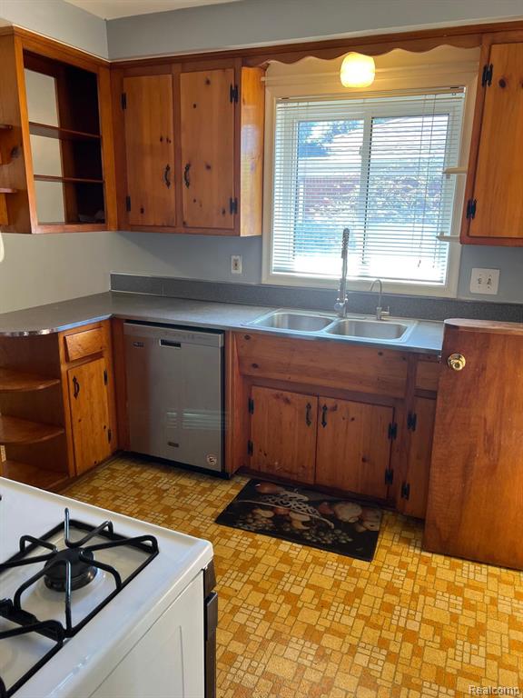 4188 McKinley Street, Dearborn Heights, MI 48125 — Photo 11