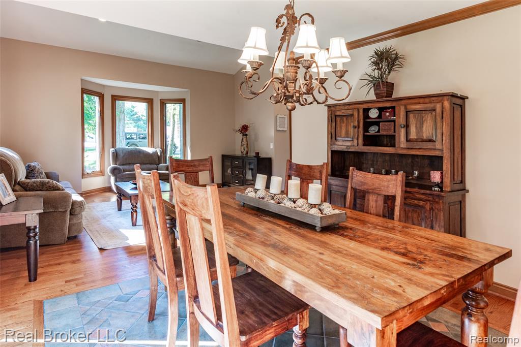 816 Seager Street, Commerce Twp, MI 48390 — Photo 7