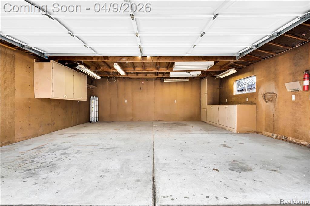 23109 Harding Avenue, Hazel Park, MI 48030 — Photo 27