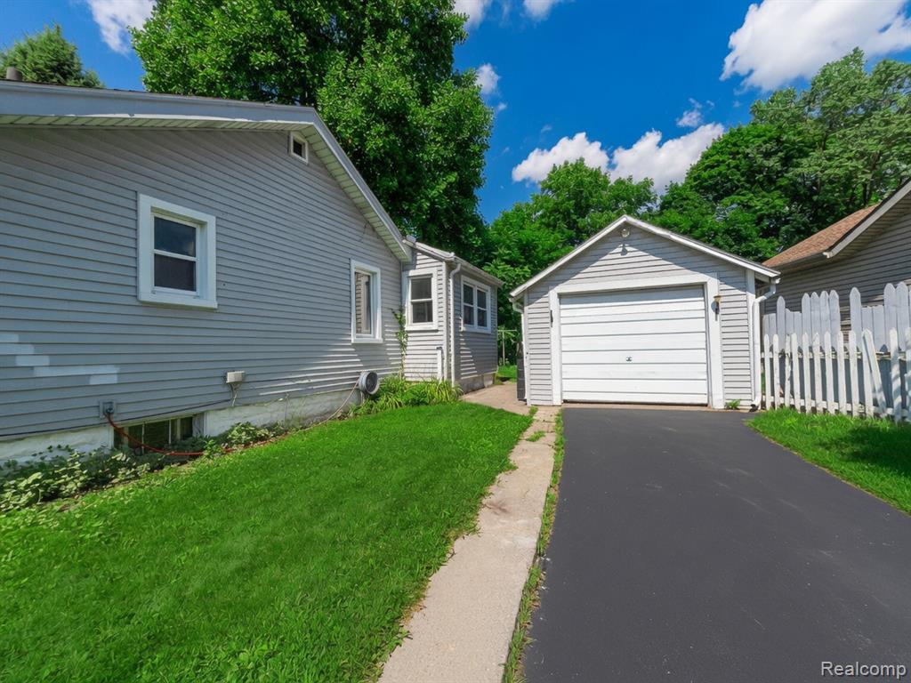 93 Omar Street, Pontiac, MI 48342 — Photo 12