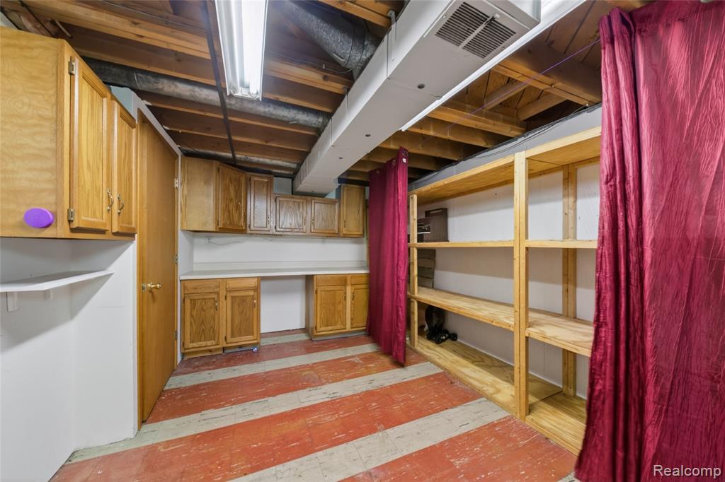 9818 Roseland Street, Livonia, MI 48150 — Photo 34