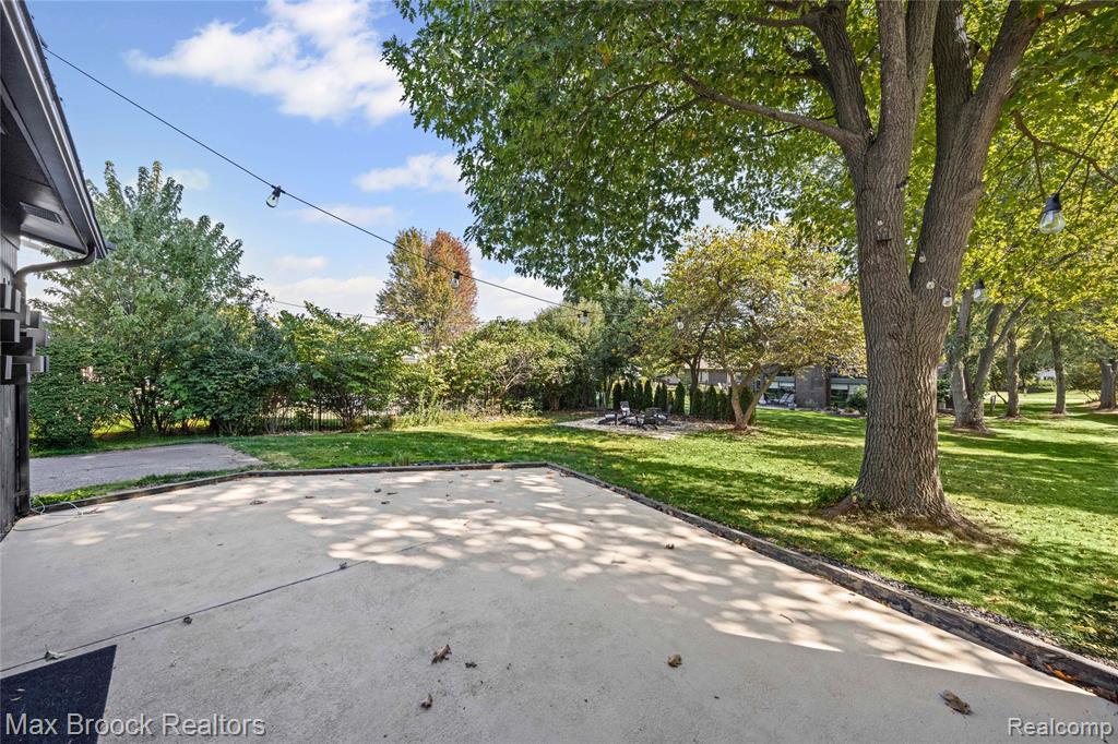 5597 Apple Ridge Trail, West Bloomfield, MI — Photo 55
