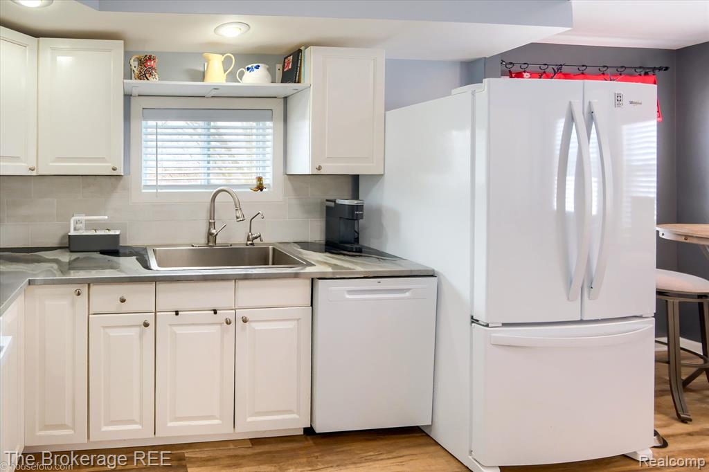 8366 Byron Road, New Lothrop, MI 48460 — Photo 16