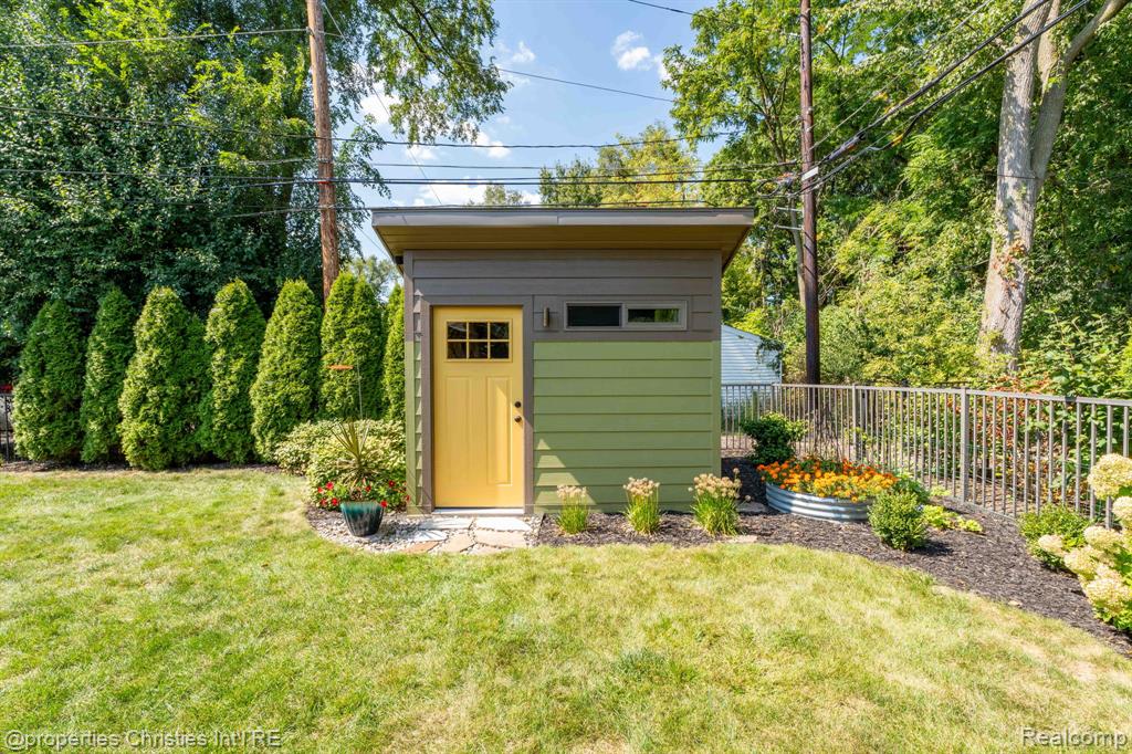 19418 Warwick Street, Beverly Hills, MI 48025 — Photo 67
