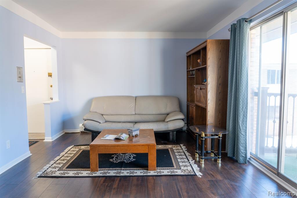 1205 ISLAND Drive, 201, Ann Arbor, MI 48105 — Photo 9