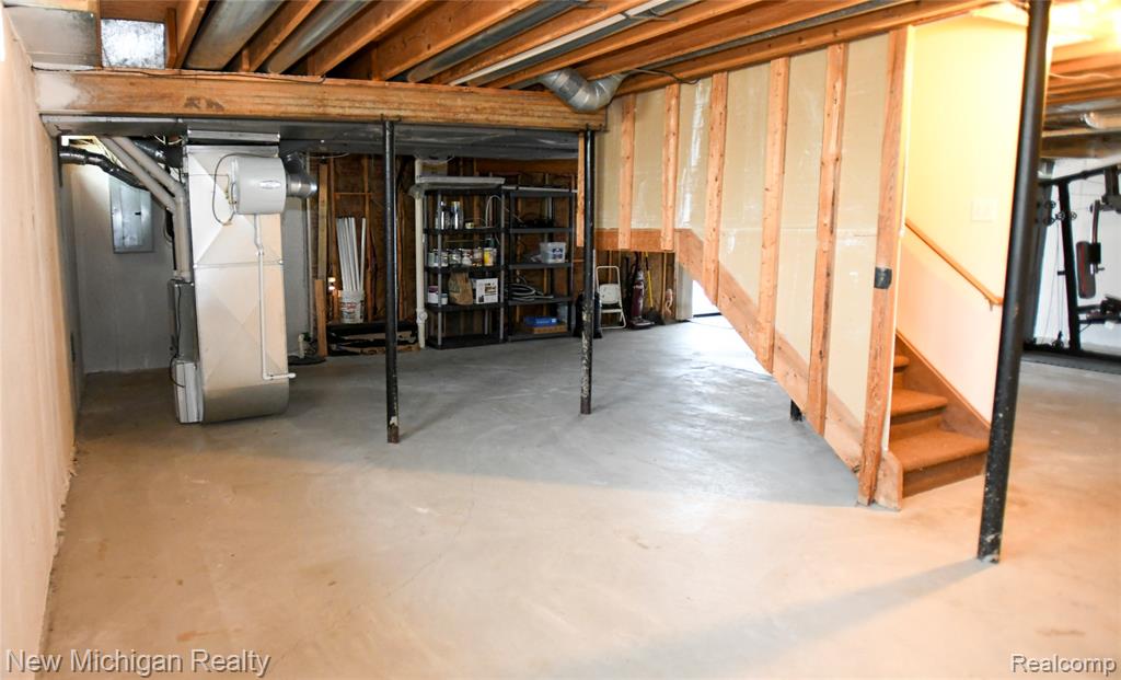 22200 Heatheridge, Farmington, MI 48167 — Photo 24