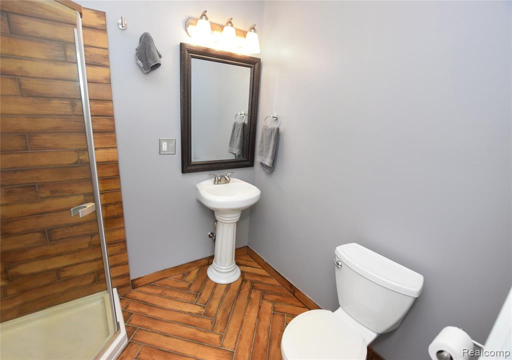 404 N Adelaide Street, Fenton, MI 48430 — Photo 12