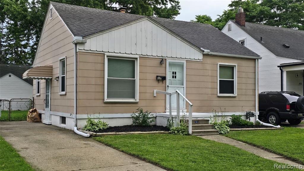828 E Hayes Avenue, Hazel Park, MI 48030 — Photo 3
