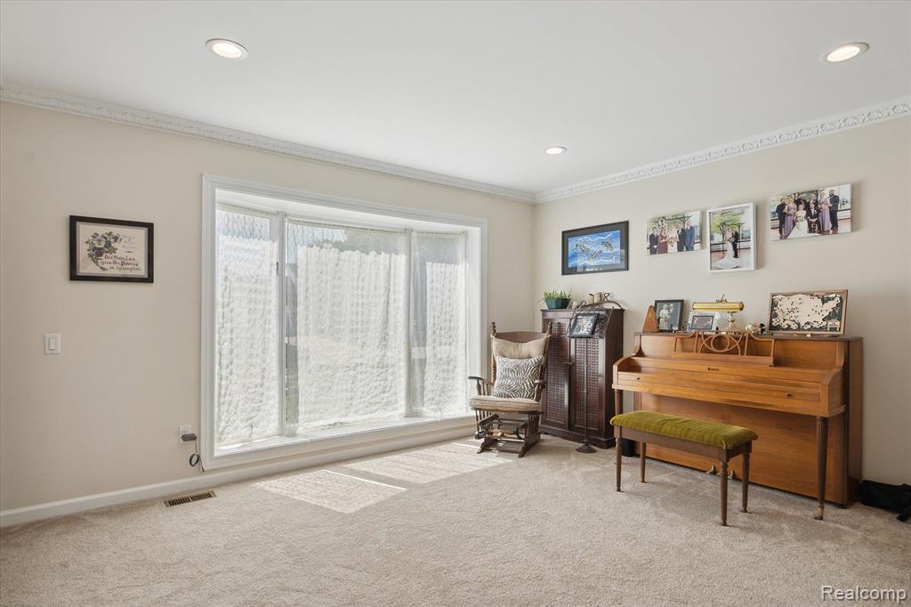 8979 BROUGHAM Drive, Sterling Heights, MI 48312 — Photo 8