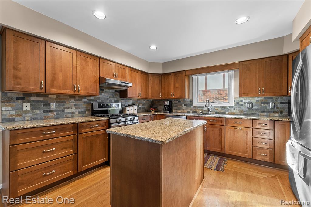 5092 Julian Drive, Troy, MI 48085 — Photo 7