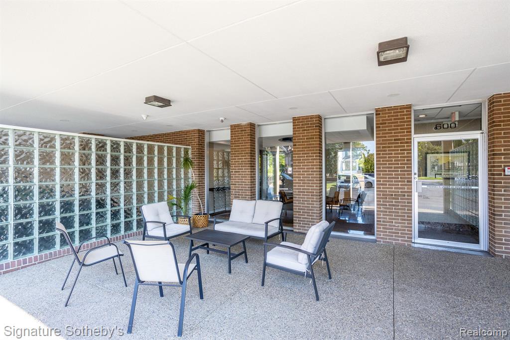 600 W Brown Street, 301, Birmingham, MI 48009 — Photo 25
